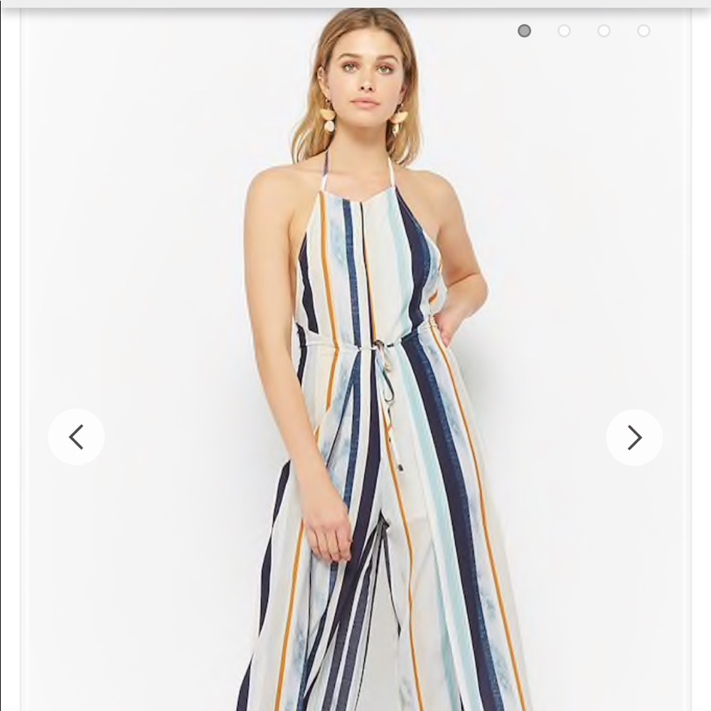 🔸Selfie Leslie Striped Halter Jumpsuit